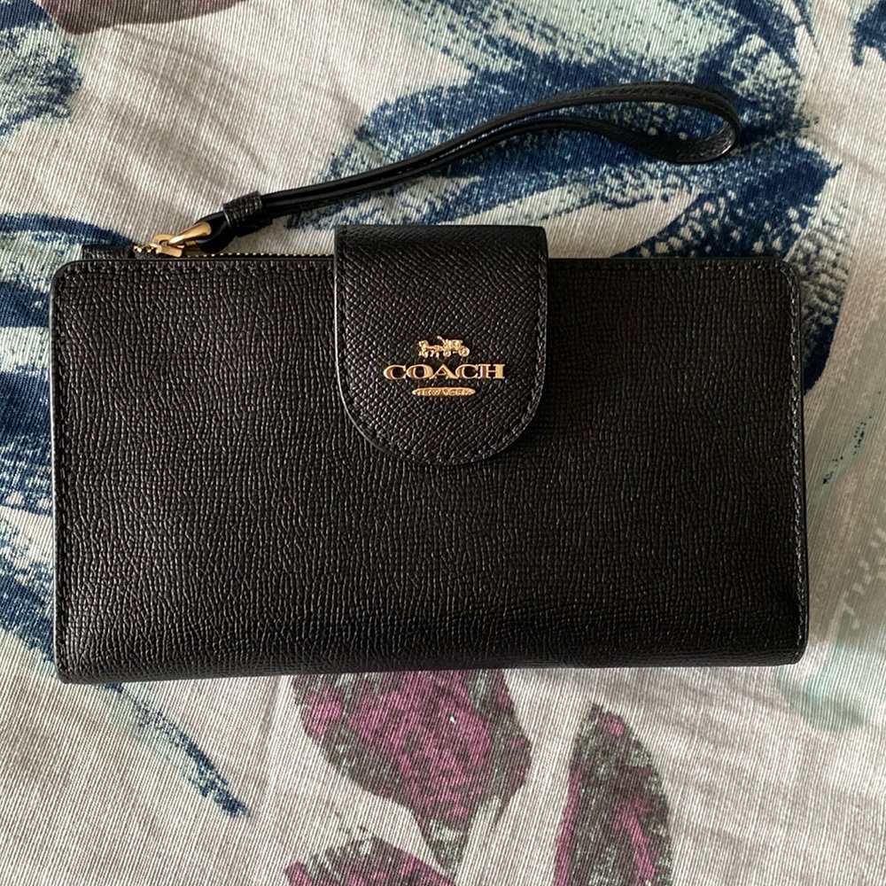 Coach wristlet wallet